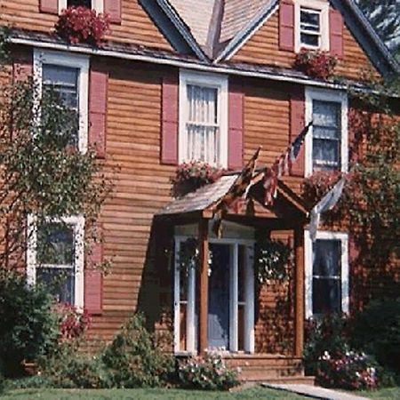 Chesapeake Inn Of Lenox Exteriör bild