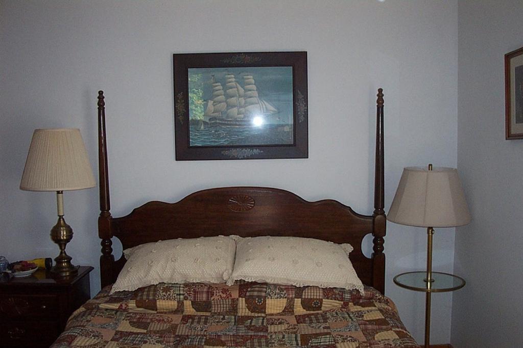 Chesapeake Inn Of Lenox Rum bild